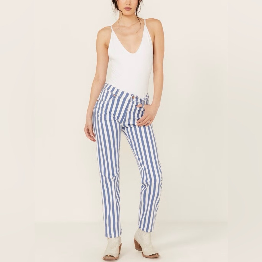 Wrangler Women's 651 Sunset Mid Rise Straight Stripe Jean in Pinstripe 31x29
